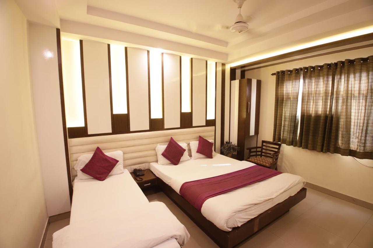 Hotel Golden Wings New Delhi Extérieur photo