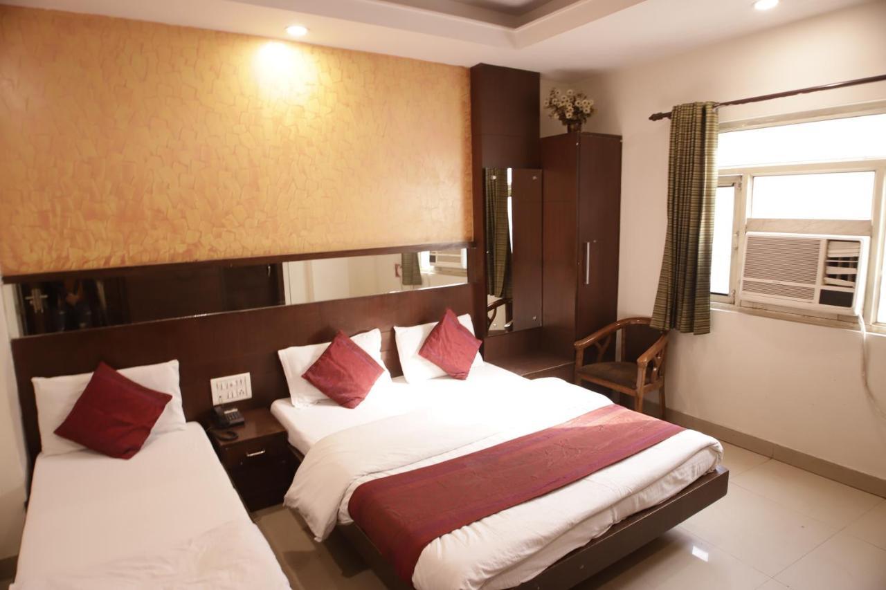 Hotel Golden Wings New Delhi Extérieur photo