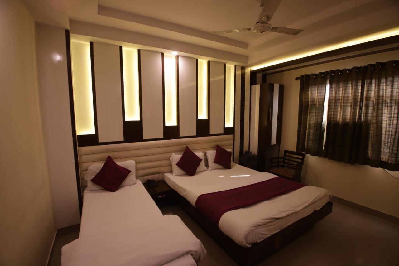 Hotel Golden Wings New Delhi Extérieur photo