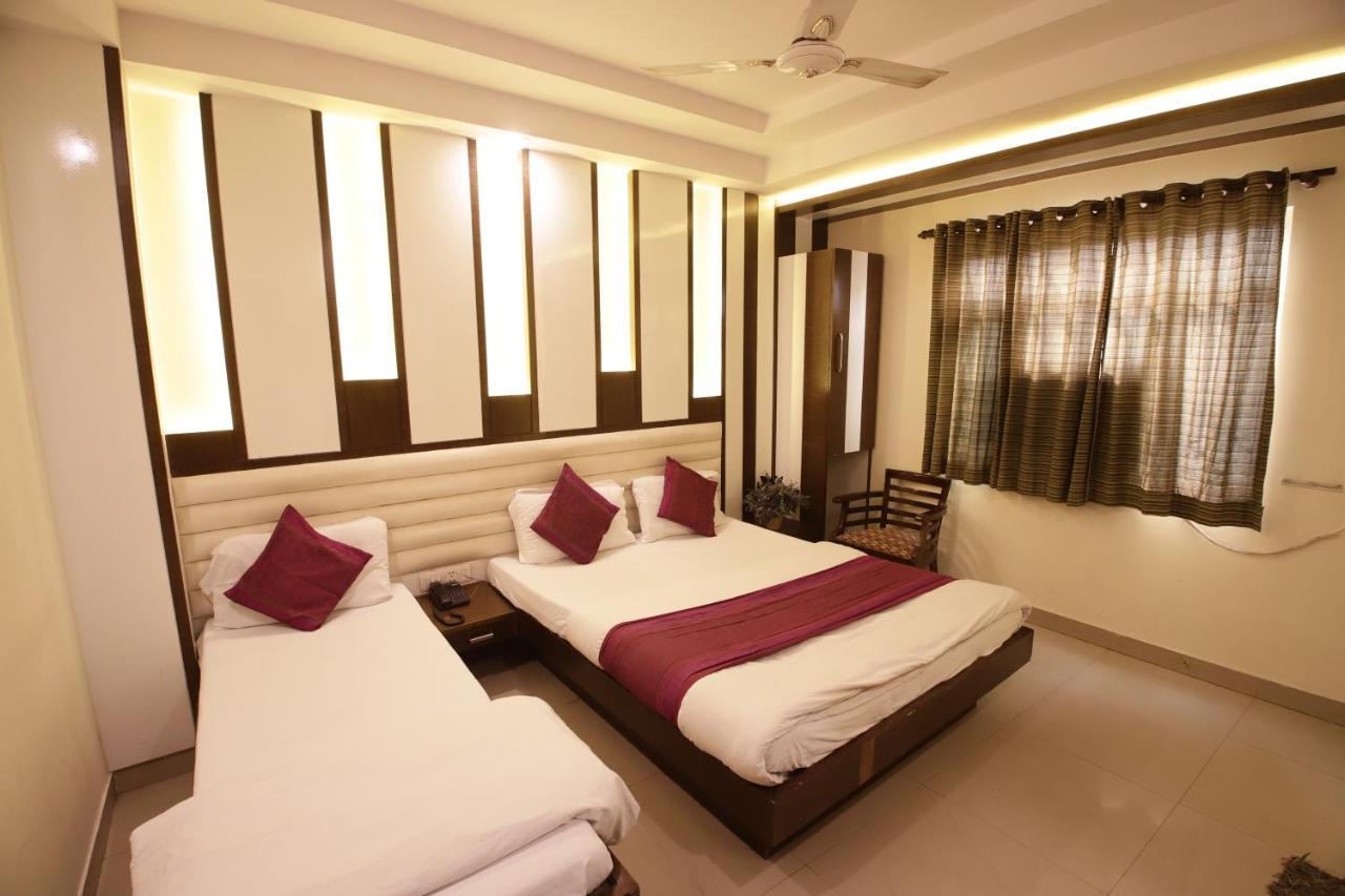 Hotel Golden Wings New Delhi Extérieur photo